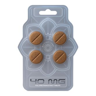 Blisterpackung mit vier braunen Elythra Labs 40 mg Full Spectrum Mitragynine Kratom Extract Tabletten, angeordnet in einer Kunststoffverpackung mit Blumenmuster, versehen mit Markenlogo und Dosierungsangabe.